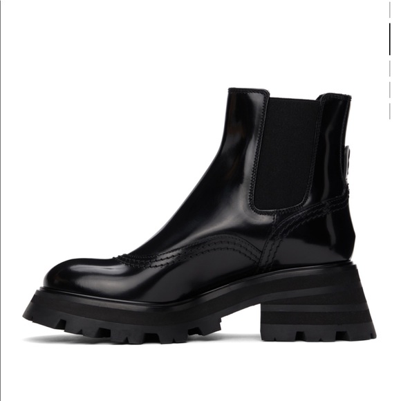 Alexander McQueen Wander Chelsea Boots - Picture 4 of 9